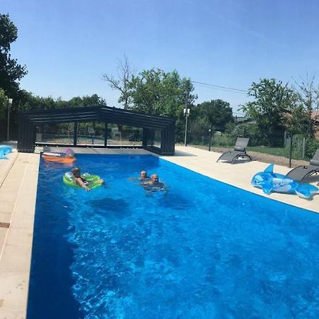 Alaguyauder Le Kota Bed & Breakfast Chatillon-sur-Broue ภายนอก รูปภาพ