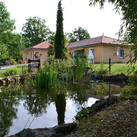 Alaguyauder Le Kota Bed & Breakfast Chatillon-sur-Broue ภายนอก รูปภาพ