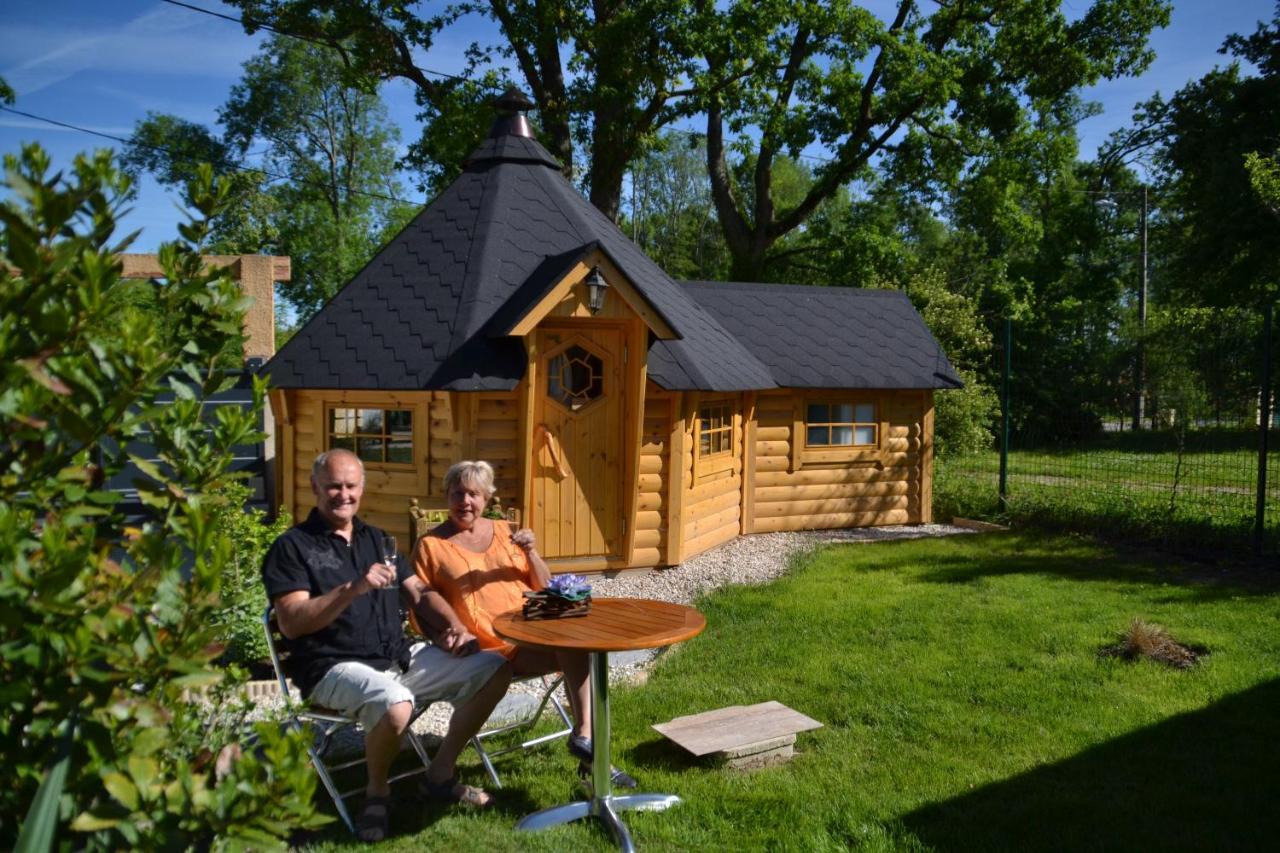 Alaguyauder Le Kota Bed & Breakfast Chatillon-sur-Broue ภายนอก รูปภาพ