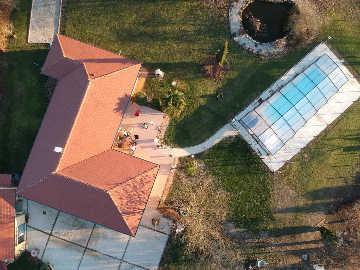 Alaguyauder Le Kota Bed & Breakfast Chatillon-sur-Broue ภายนอก รูปภาพ